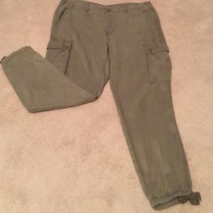 NWOT AMERICAN EAGLE OUTFITTERS TOMGIRL CARGO PANTS